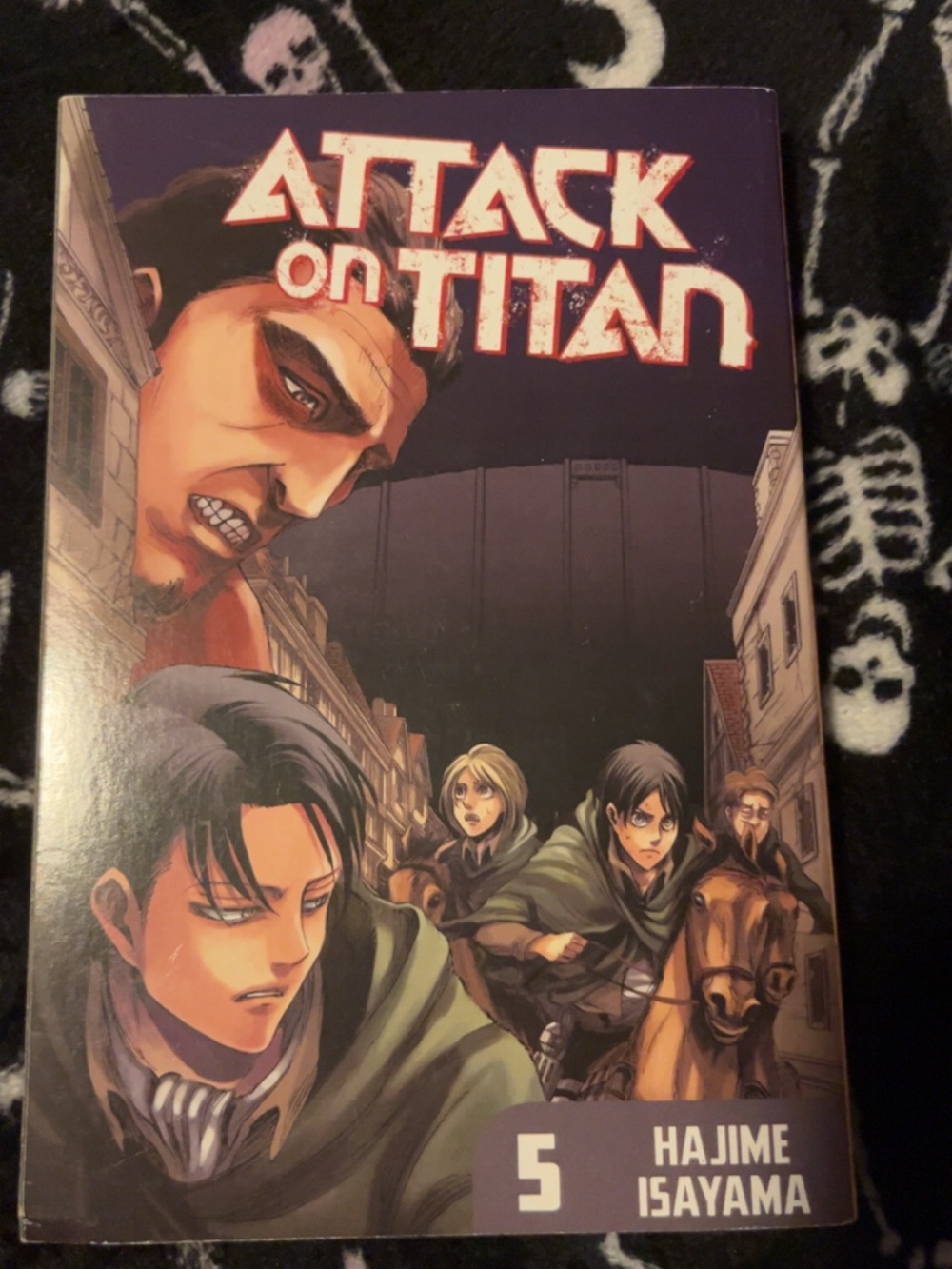 Attack on Titan Vol. 5 Graphic Novel - Green Cover by Hajime Isayama